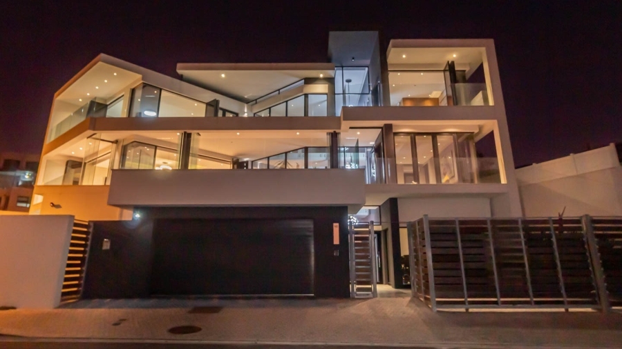 5 Bedroom Property for Sale in Bloubergstrand Western Cape